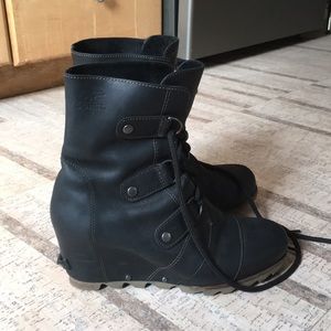 Sorel, Joan of Arc boots. Size 8.5